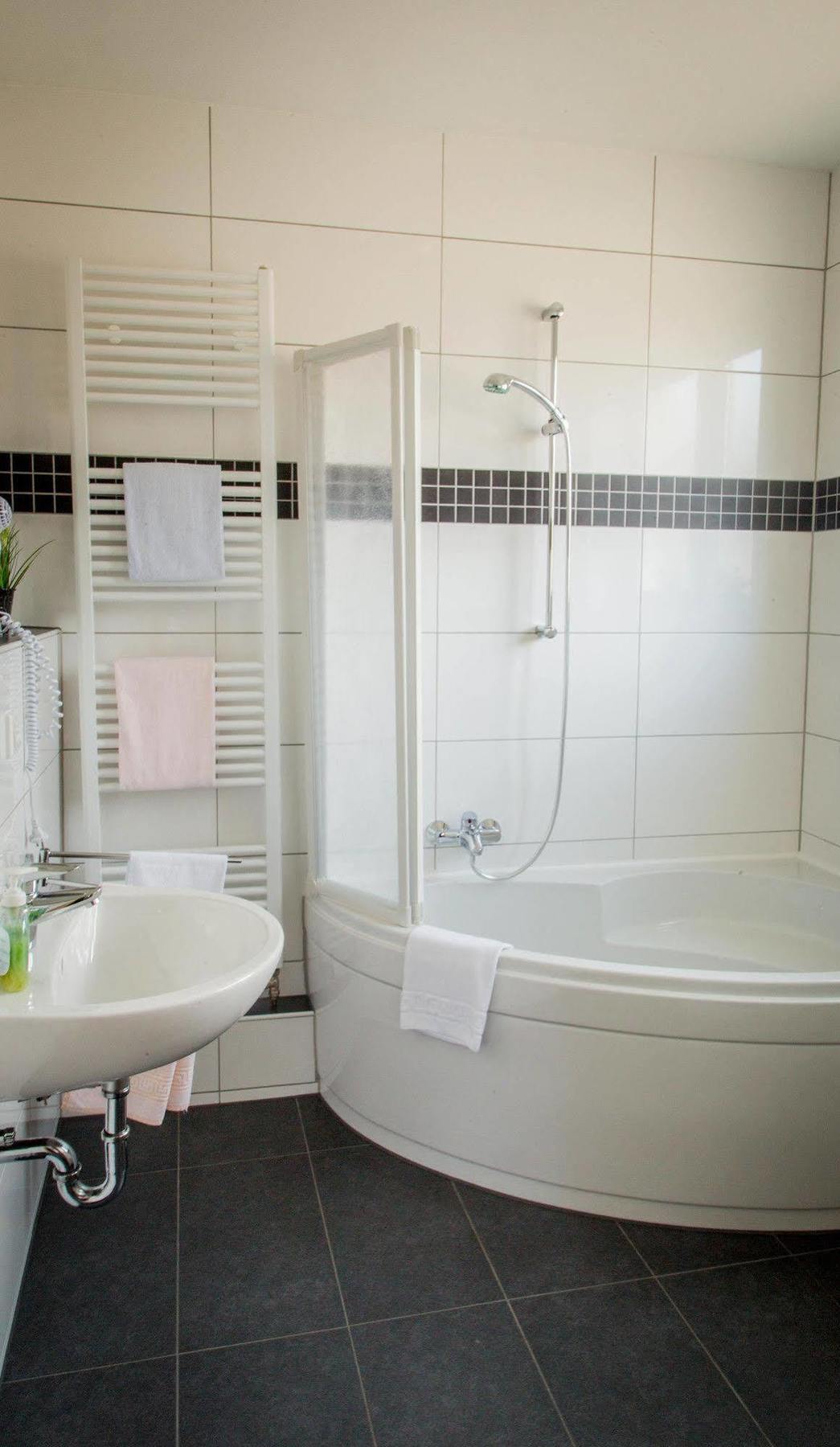 Hotel Zum Grunewald Dinslaken Buitenkant foto